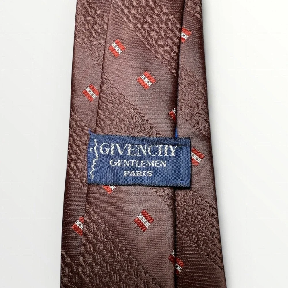 Givenchy elevate your